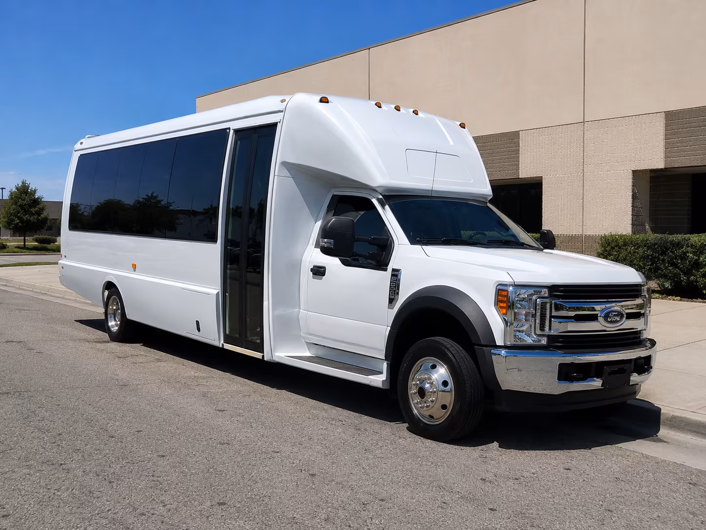 minibus rentals for small group wine tours near rock hill
